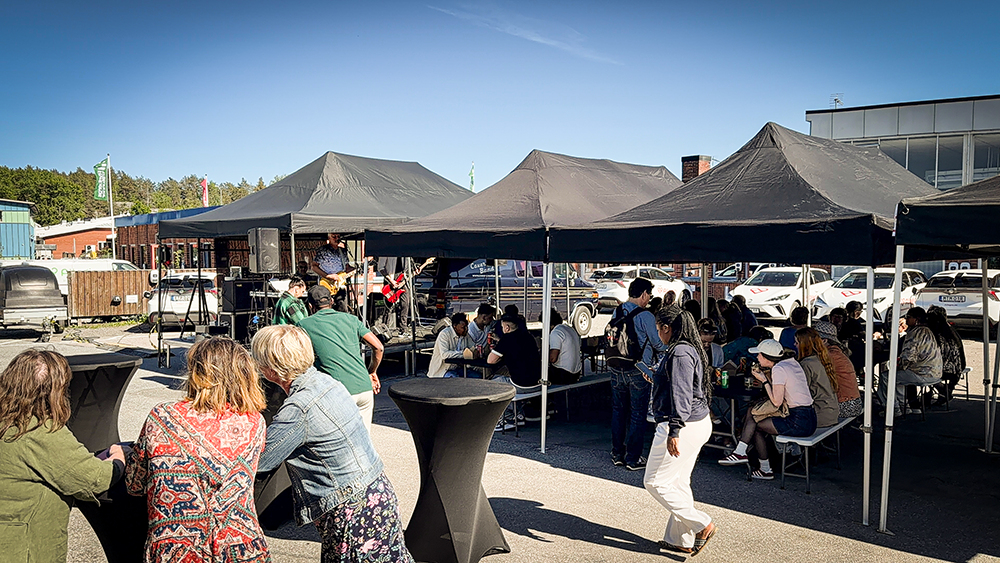 Sommarfest för Allegio — scen, tält, servering och food truck för 200 gäster
